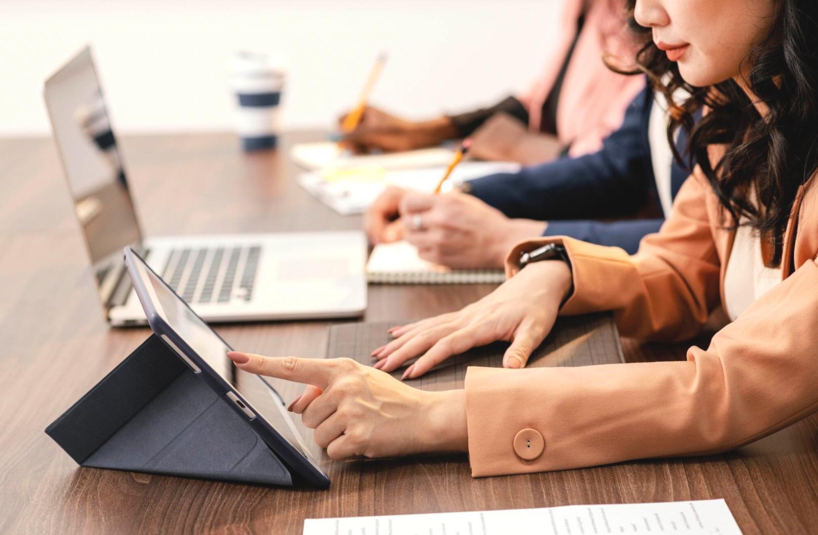 Neural network architecture diagram with processing layers